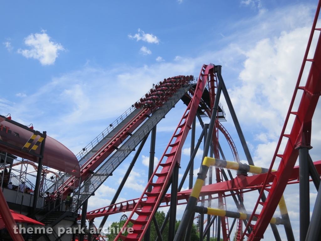 X Flight at Six Flags Great America