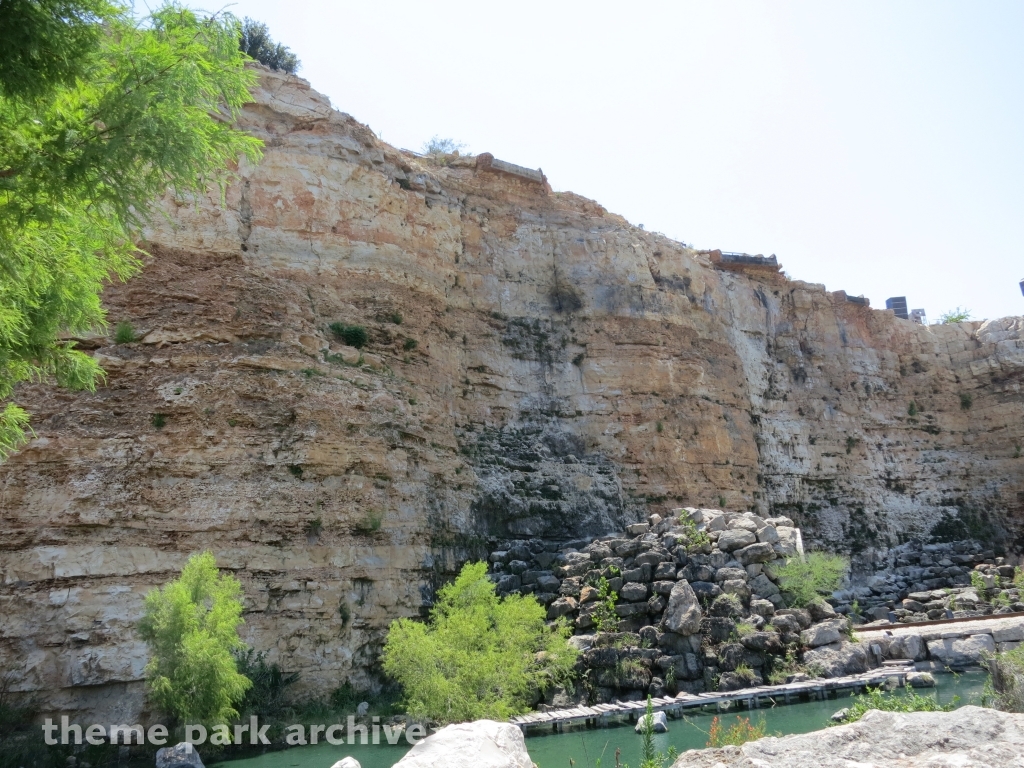 Crackaxle Canyon at Six Flags Fiesta Texas