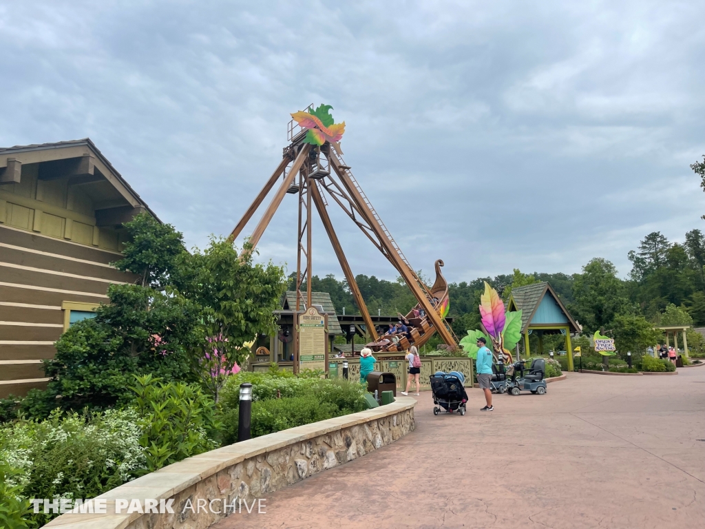 Great Tree Swing at Dollywood