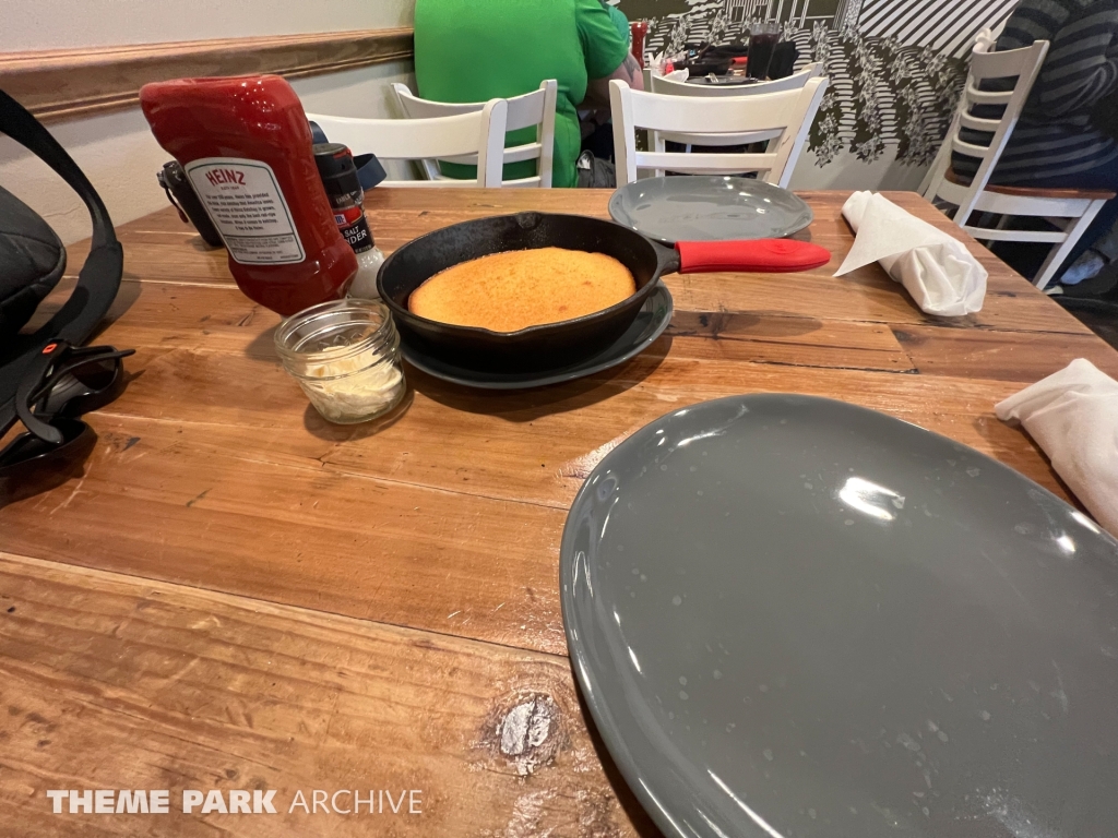 Showstreet at Dollywood