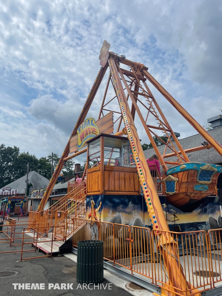 Tidal Wave at Quassy Amusement Park