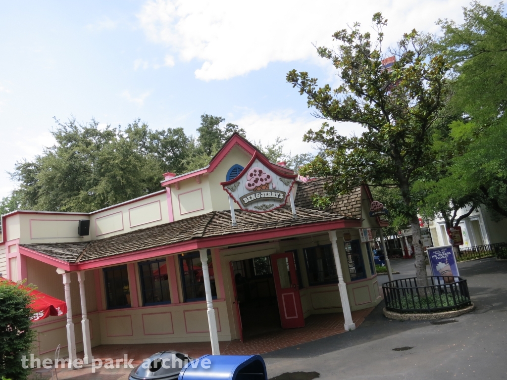 Old South at Six Flags Over Texas