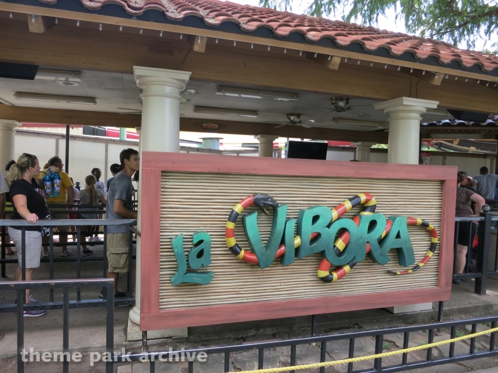 La Vibora at Six Flags Over Texas