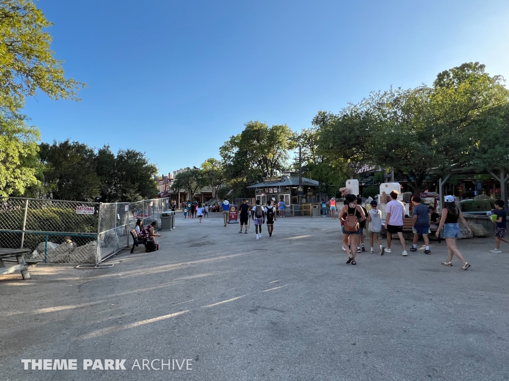 Crackaxle Canyon at Six Flags Fiesta Texas