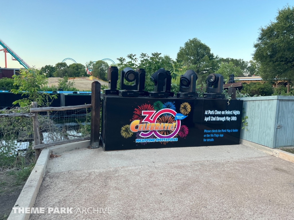 Crackaxle Canyon at Six Flags Fiesta Texas