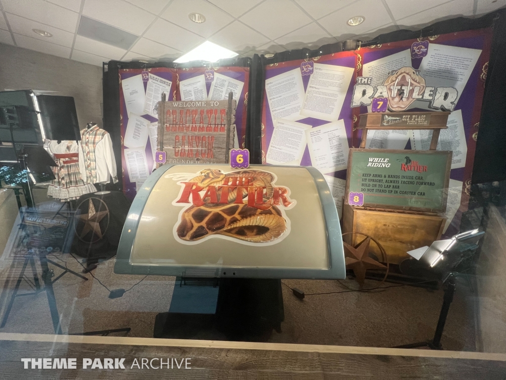 Crackaxle Canyon at Six Flags Fiesta Texas