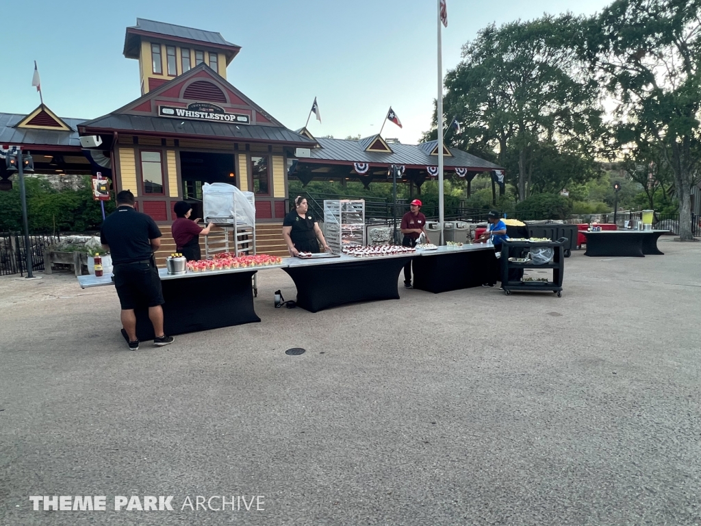Crackaxle Canyon at Six Flags Fiesta Texas