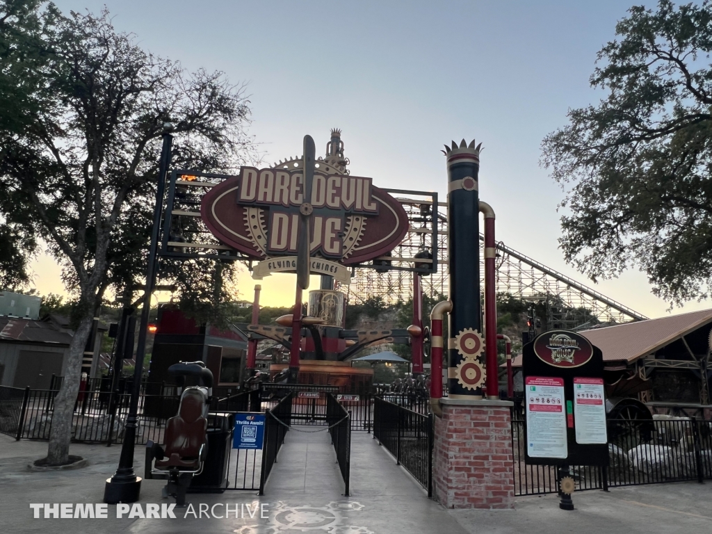 Dare Devil Dive at Six Flags Fiesta Texas