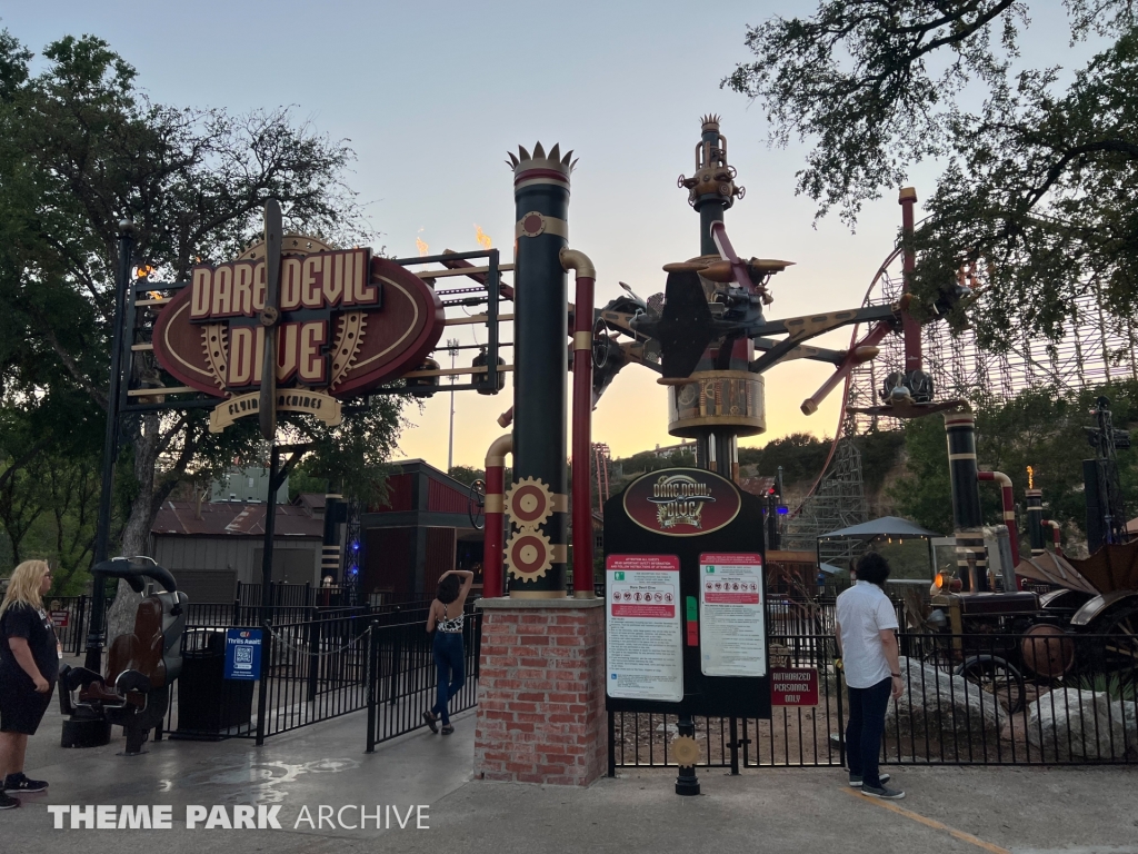 Dare Devil Dive at Six Flags Fiesta Texas