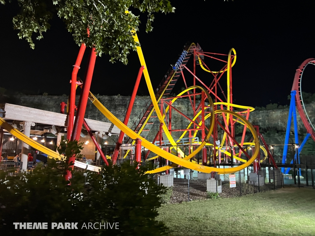 Wonder Woman Golden Lasso Coaster at Six Flags Fiesta Texas