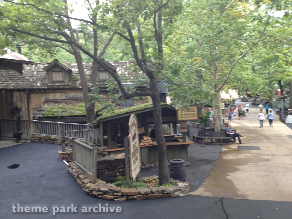 Hugo's Hill Street at Silver Dollar City