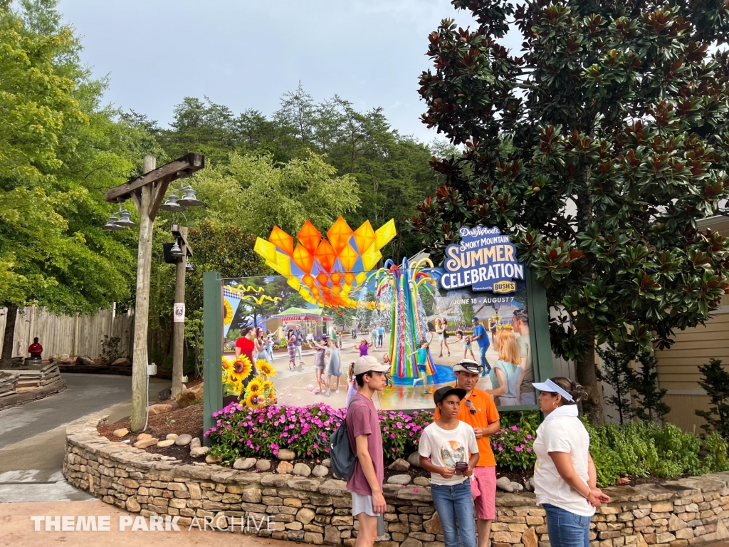 Showstreet at Dollywood