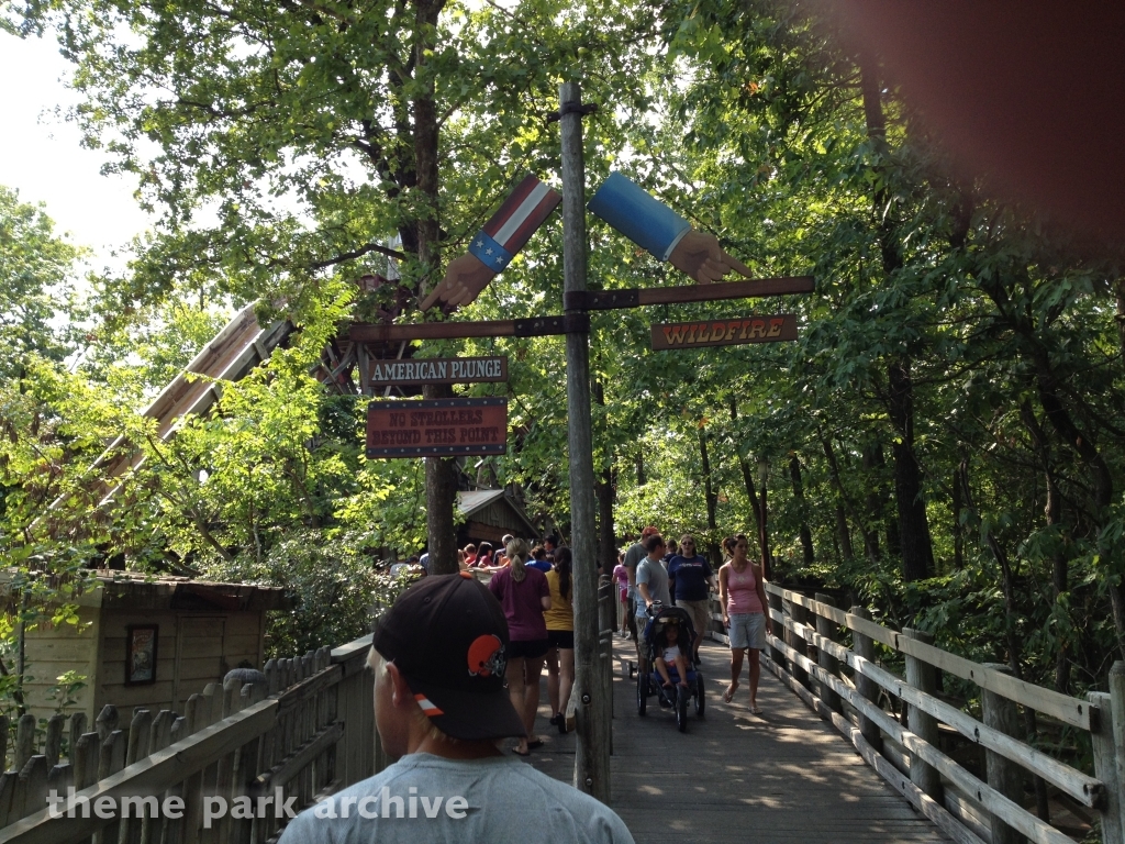 Hugo's Hill Street at Silver Dollar City