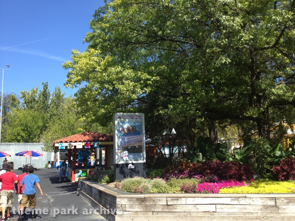 DC Comics Plaza at Six Flags St. Louis