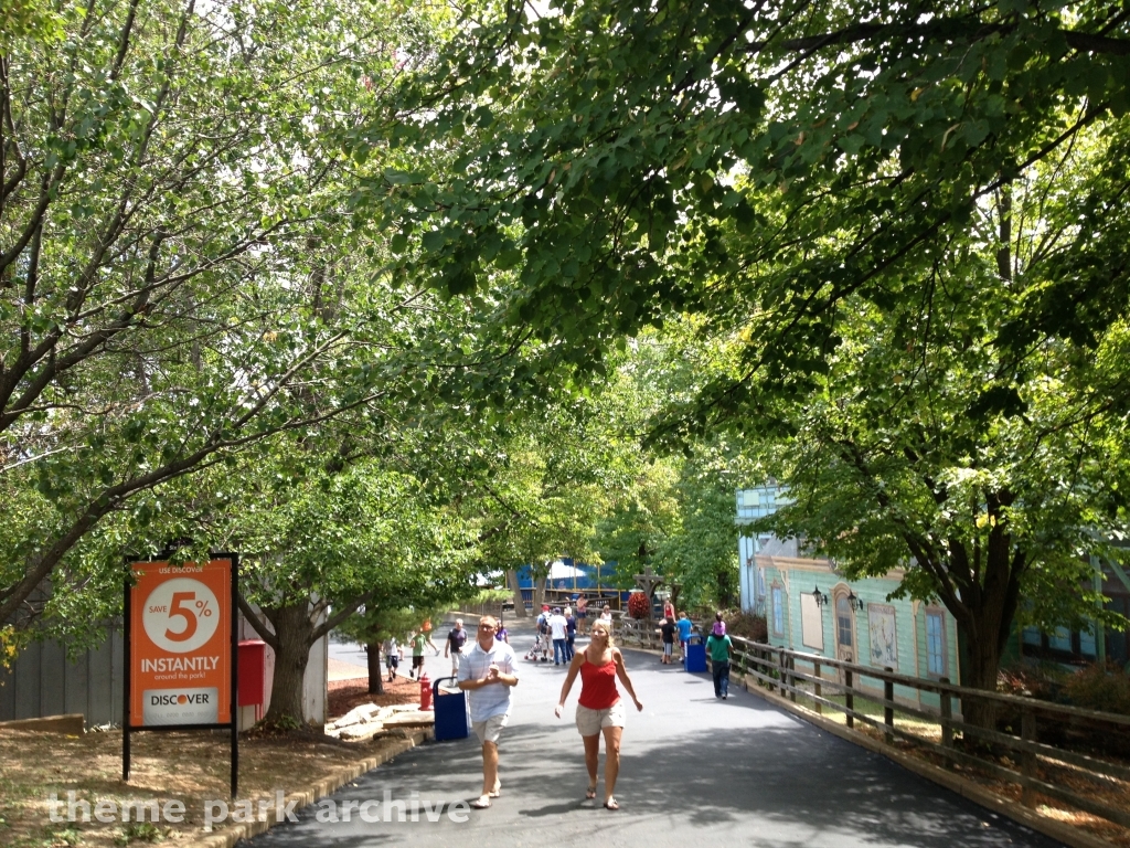 Gateway to the West at Six Flags St. Louis