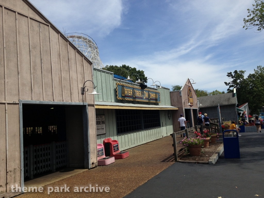 Water Street Cab Company at Six Flags St. Louis