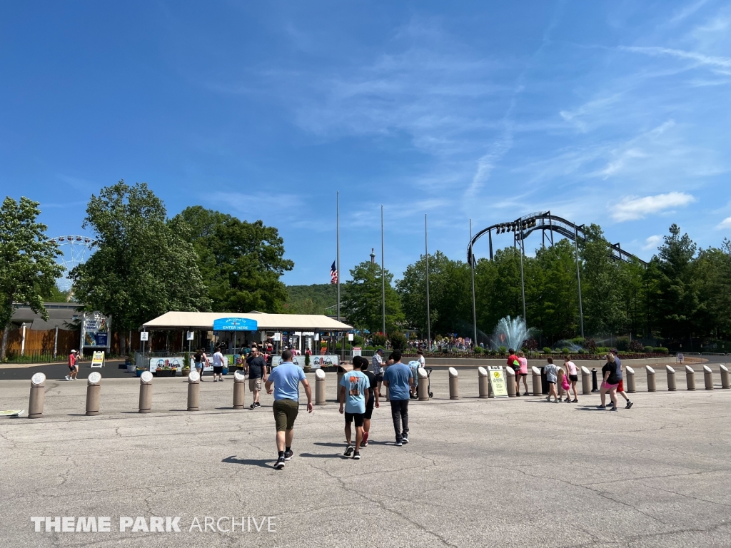 Entrance at Six Flags St. Louis