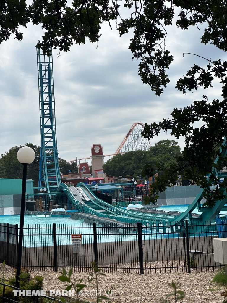 Aquaman: Power Wave at Six Flags Over Texas
