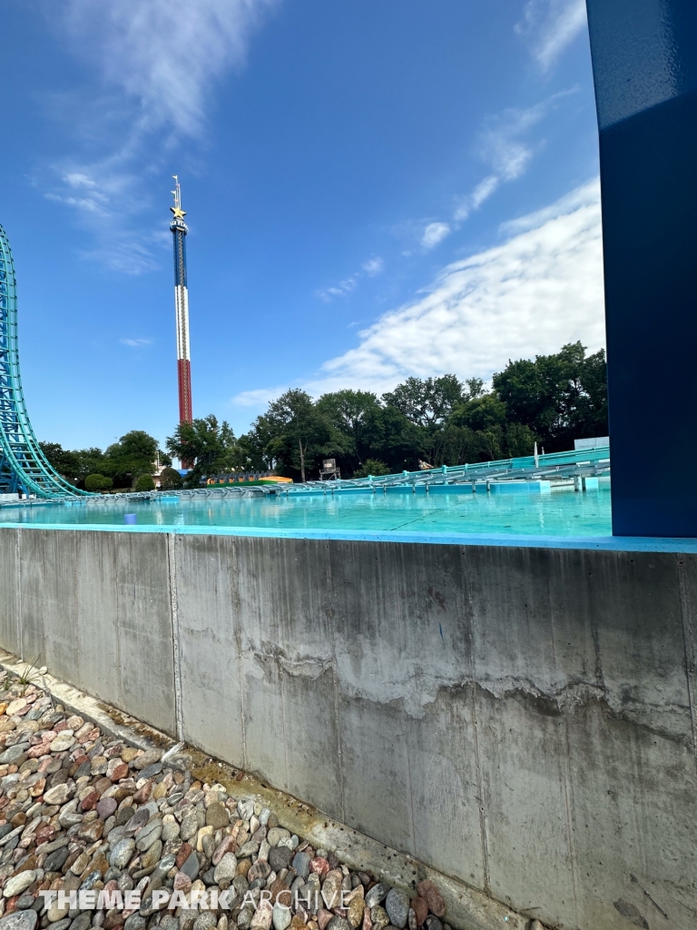 Aquaman: Power Wave at Six Flags Over Texas