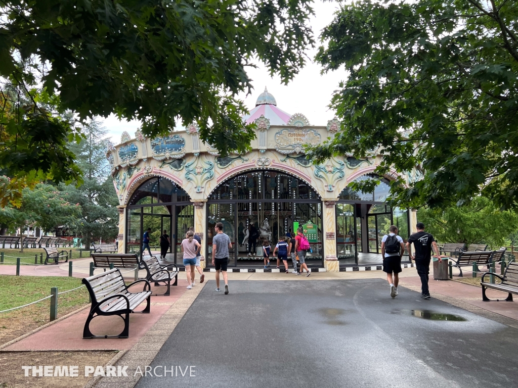 Le Carrousel 1900 at Papéa Parc