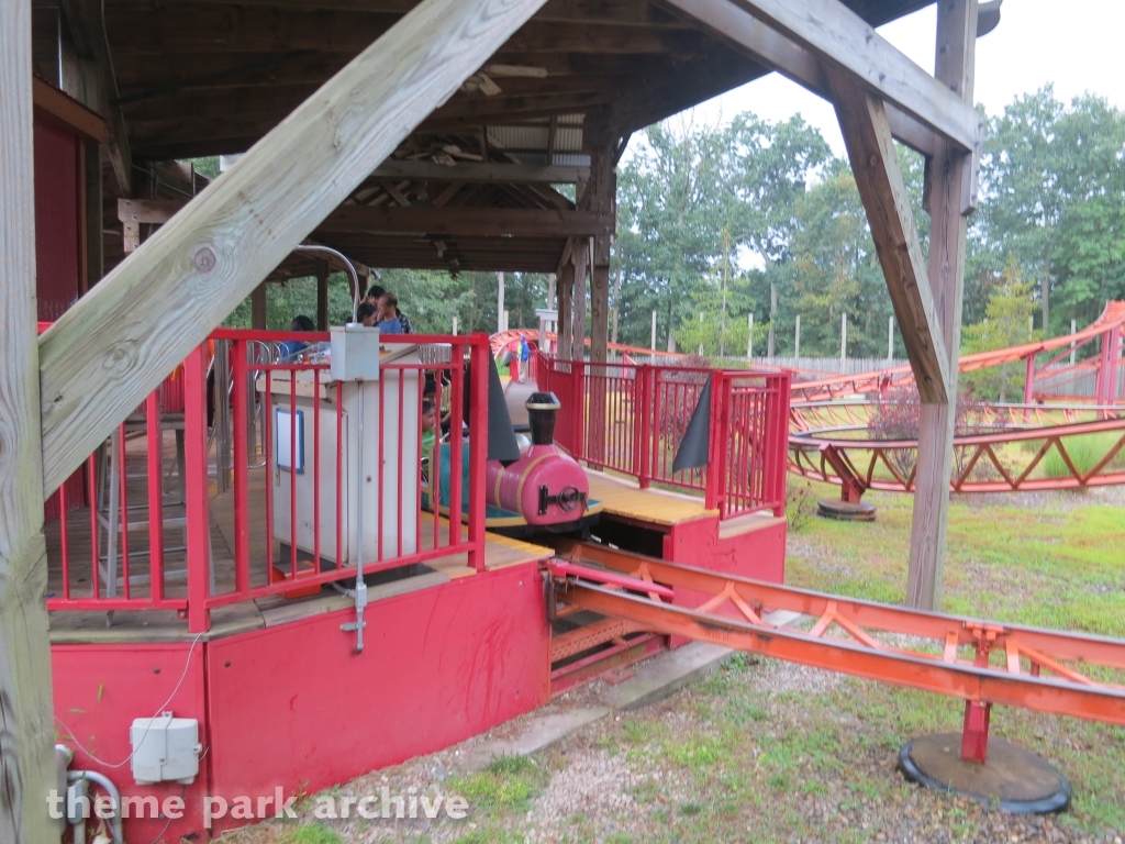 HARLEY QUINN Crazy Train at Six Flags Great Adventure