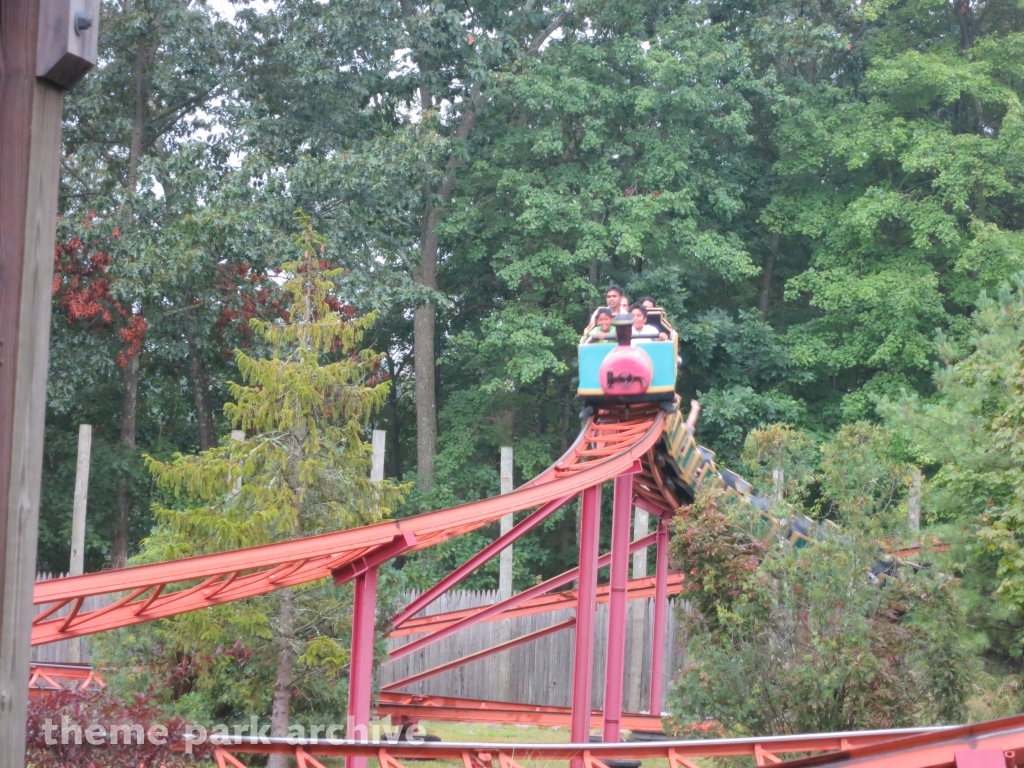 HARLEY QUINN Crazy Train at Six Flags Great Adventure