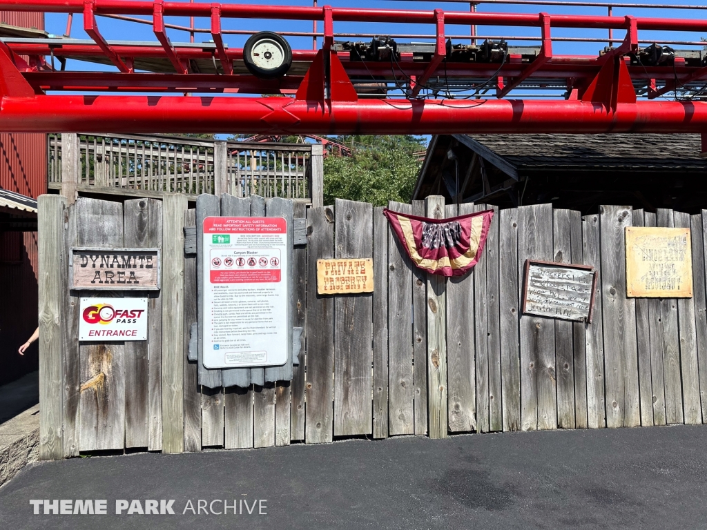 Canyon Blaster at Great Escape