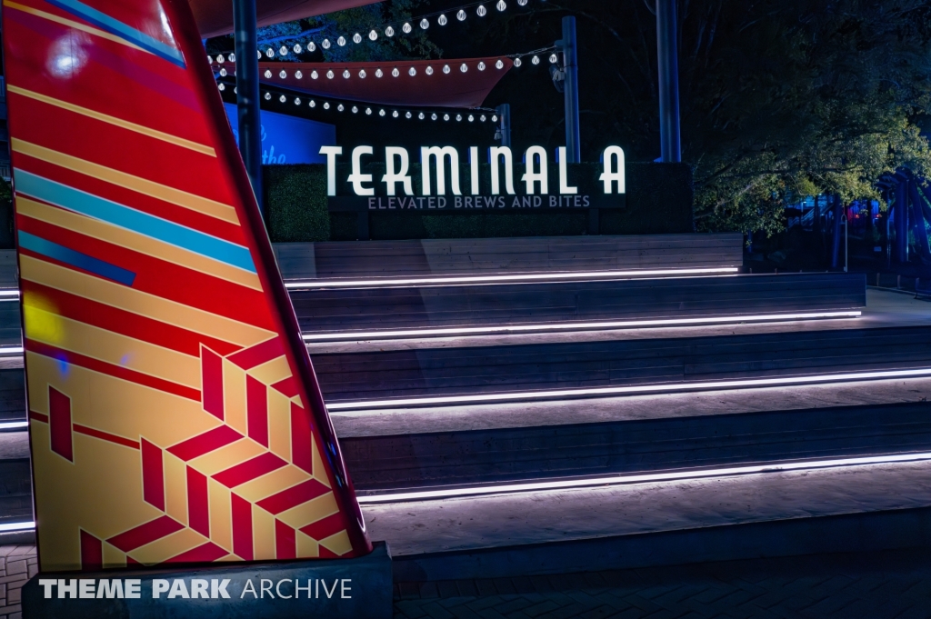 Aeronautica Landing at Carowinds