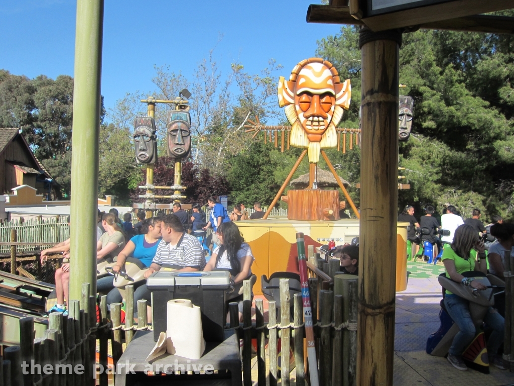 Tiki Twirl at California's Great America