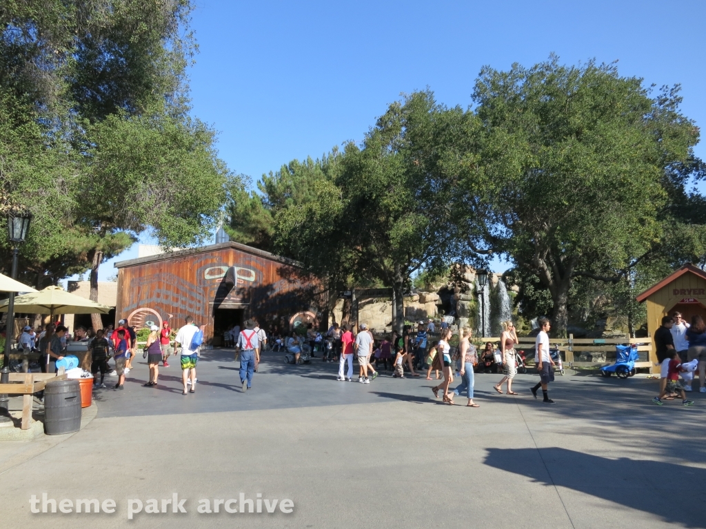 Mystery Lodge at Knott's Berry Farm