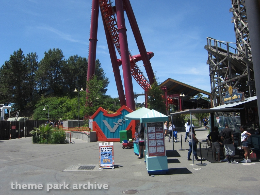 The Flash: Vertical Velocity at Six Flags Discovery Kingdom
