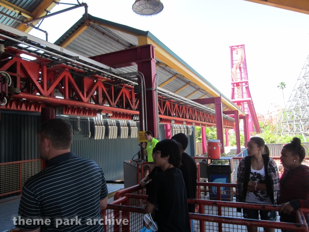 The Flash: Vertical Velocity at Six Flags Discovery Kingdom