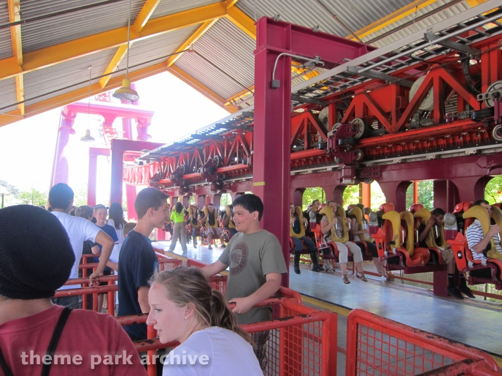 The Flash: Vertical Velocity at Six Flags Discovery Kingdom
