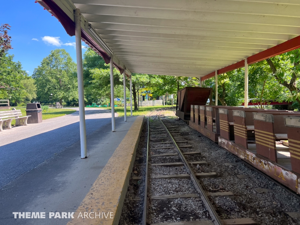 Train at Lakemont Park