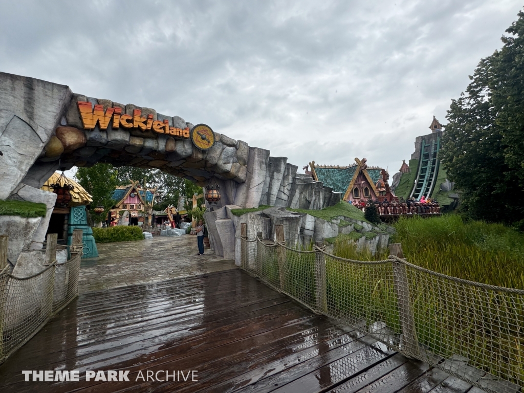 The Big Wave at Plopsaland De Panne