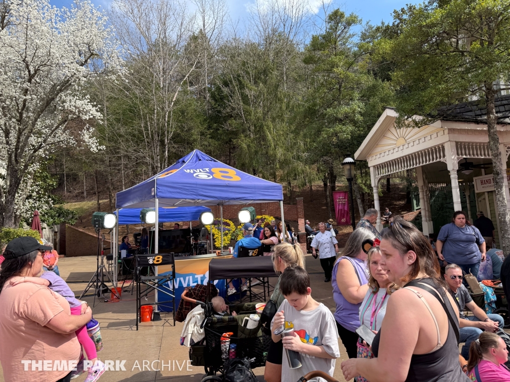 Showstreet at Dollywood