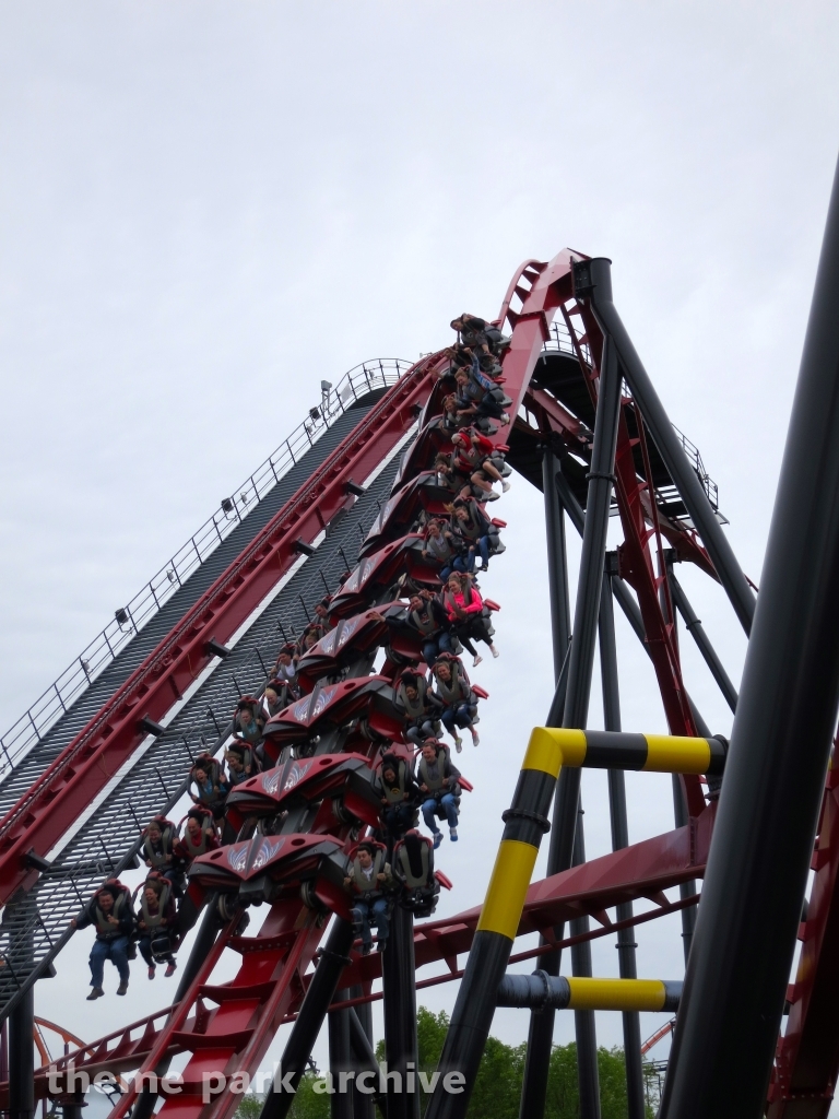 X Flight at Six Flags Great America
