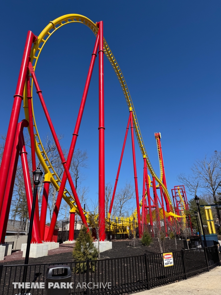 THE FLASH Vertical Velocity at Six Flags Great Adventure