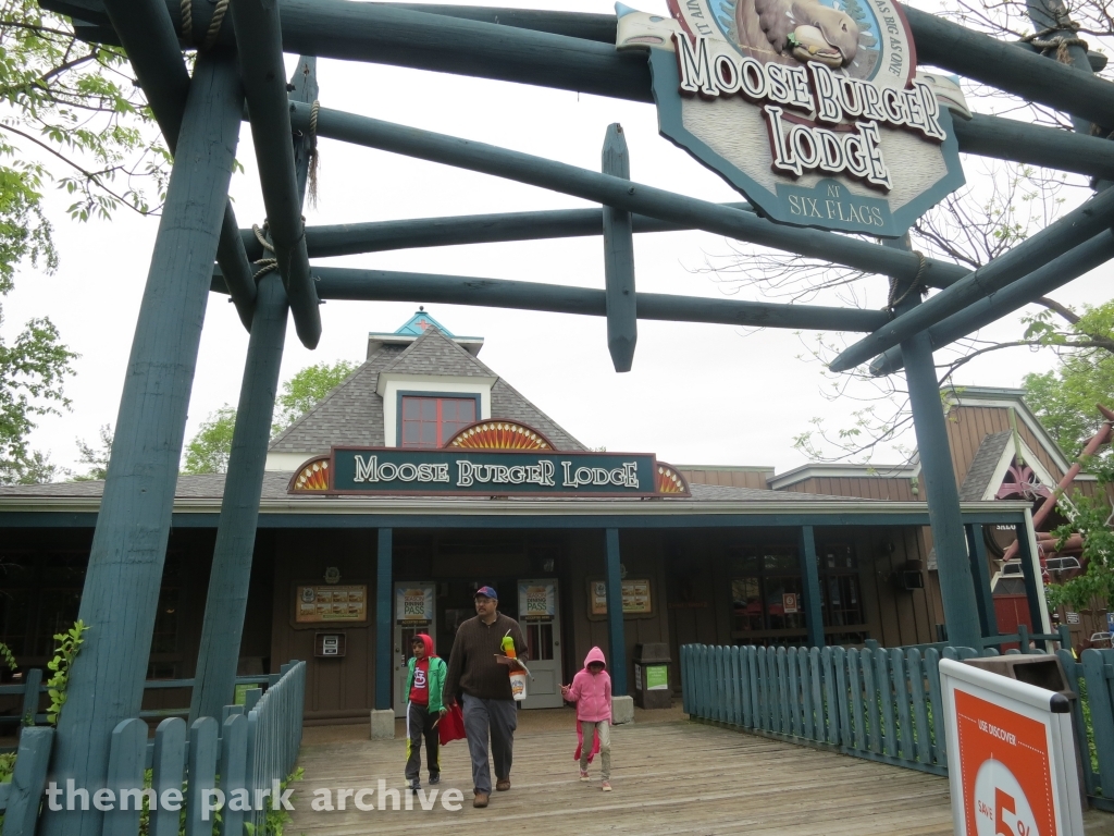 Moose Burger Lodge at Six Flags Great America
