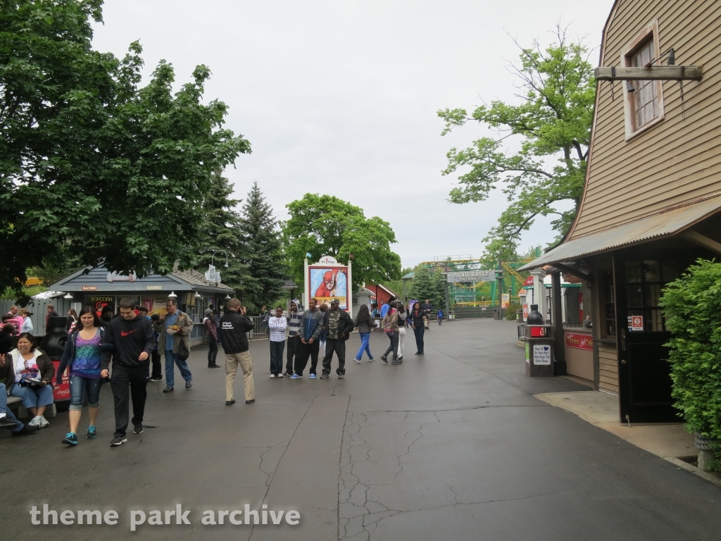 Yankee Harbor at Six Flags Great America