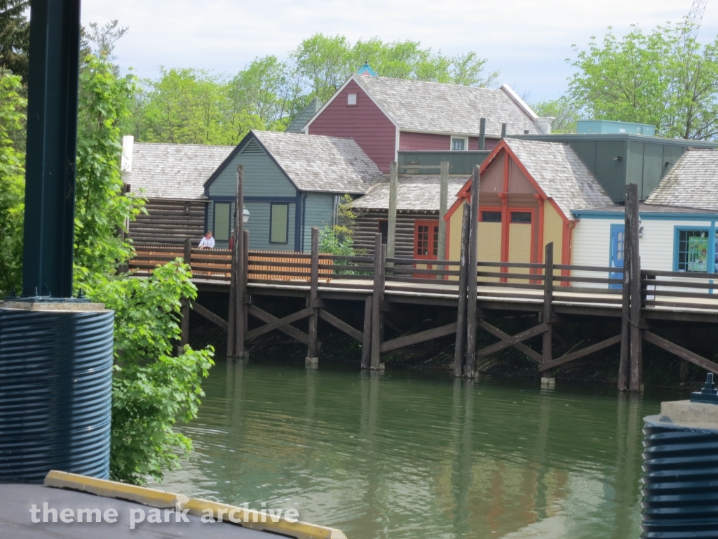 Yankee Harbor at Six Flags Great America