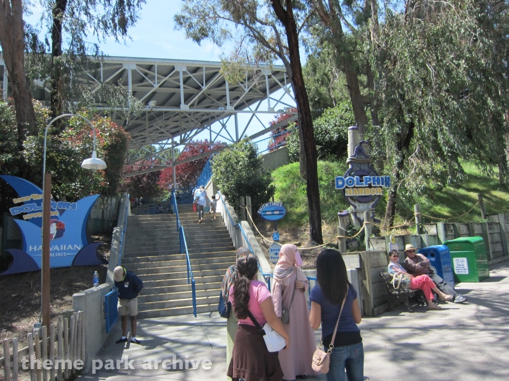 Dolphin Harbor at Six Flags Discovery Kingdom