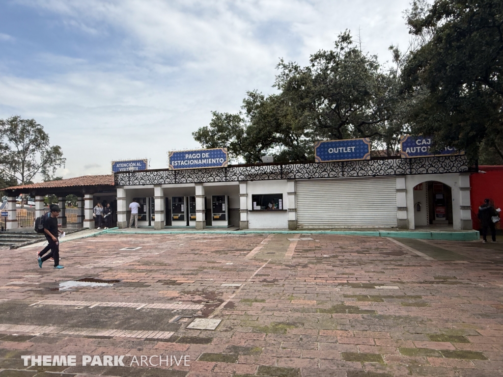 Entrance at Six Flags Mexico