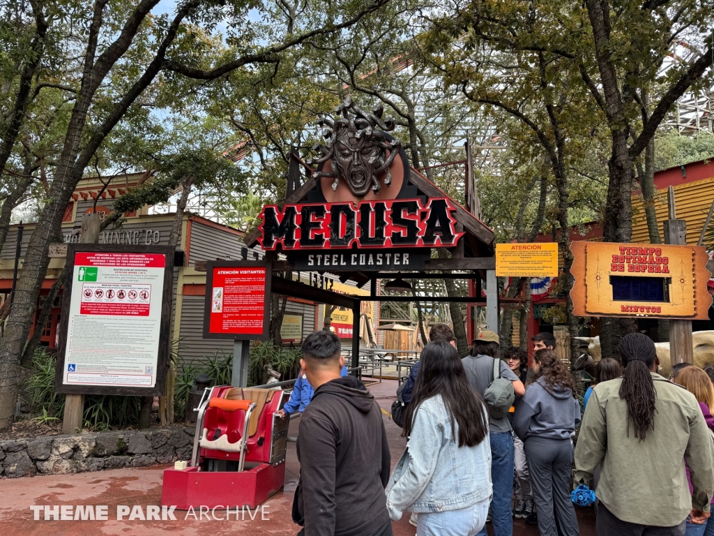 Medusa Steel Coaster at Six Flags Mexico