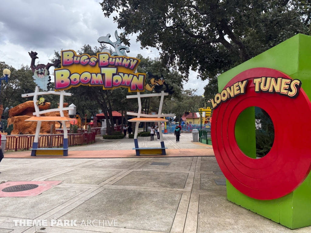 Misc at Six Flags Mexico