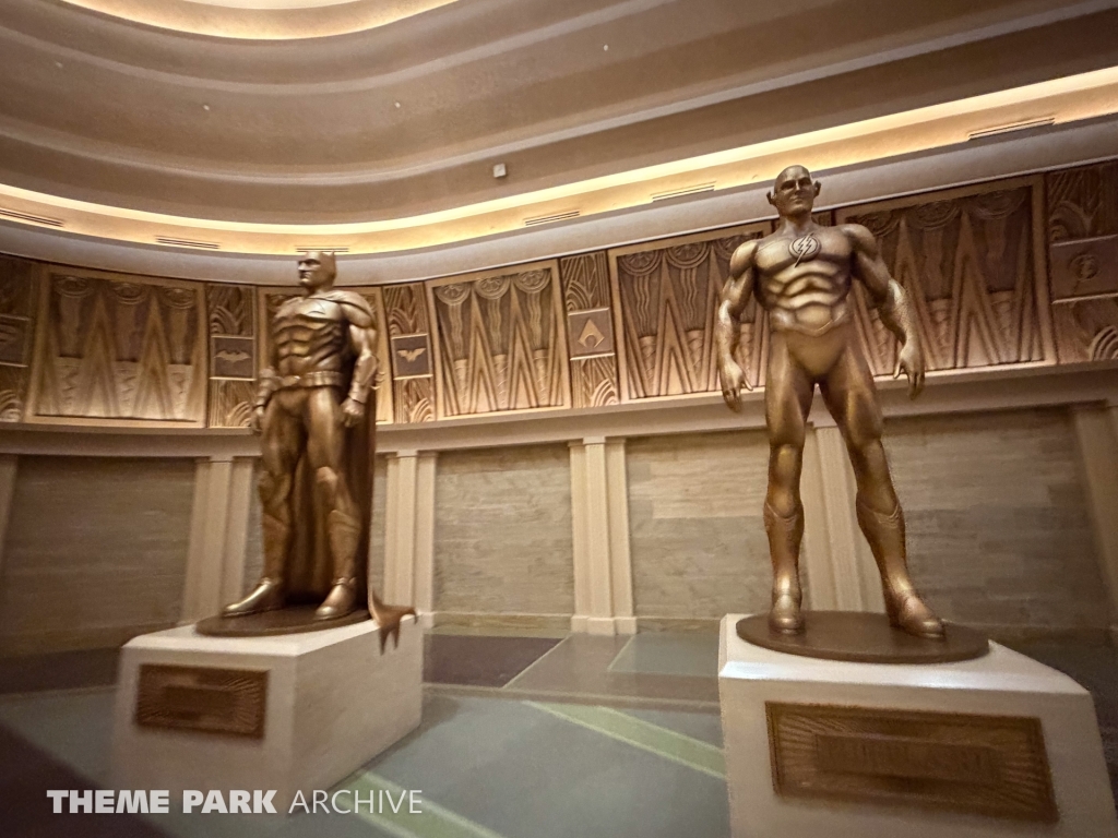 JUSTICE LEAGUE Warworld Attacks at Warner Bros. World Abu Dhabi