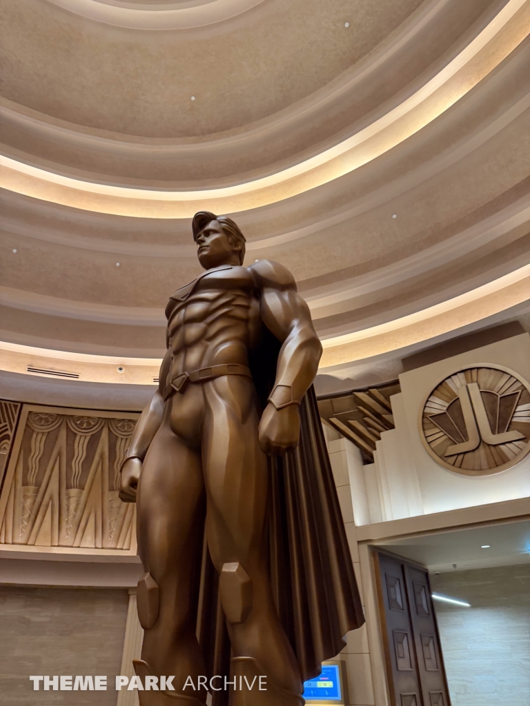 JUSTICE LEAGUE Warworld Attacks at Warner Bros. World Abu Dhabi