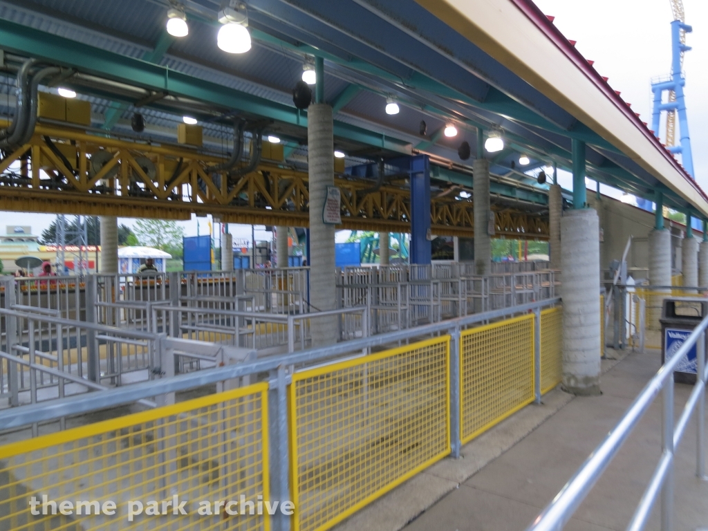 Steel Venom at Valleyfair