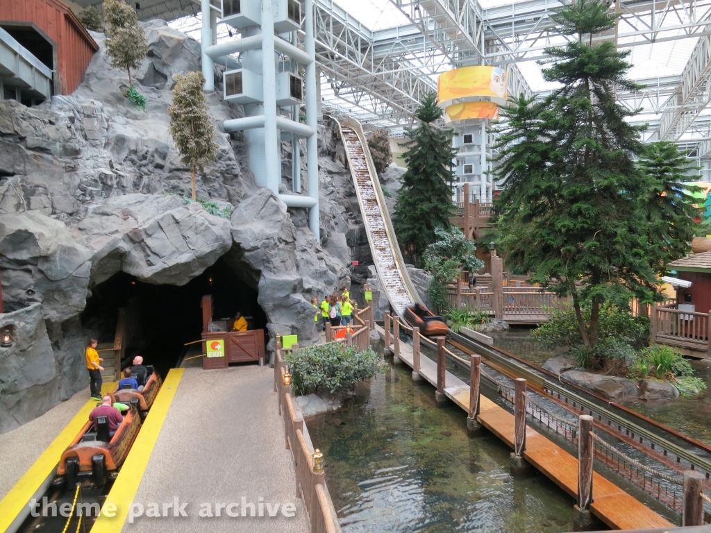 Paul Bunyan's Log Chute at Nickelodeon Universe at Mall of America