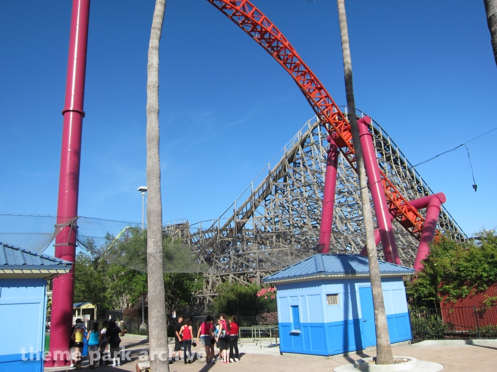 The Flash: Vertical Velocity at Six Flags Discovery Kingdom
